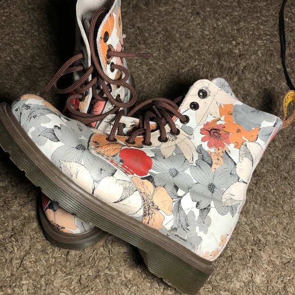 Dr. Martens Shoes | Dr Marten Floral Pascal Flower Size 5 Boots | Poshmark
